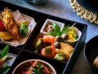 日本料理レストラン；料亭俵石
110年の歴史を持つ歴史的建築物「俵石閣」で本格日本料理懐石をお楽しみいただけます。