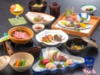 夕食一例
旬の素材を活かした京風懐石料理をご用意致します。