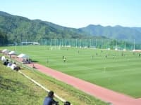 【飛騨古川ふれあい広場】
近隣施設のご紹介になります。
ロッジトニーマックスから車で約22分。スポーツサークルにお勧めです。天然芝3面　人工芝1面