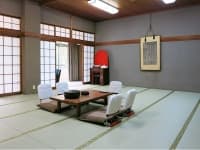 和室24畳。当館で最も広い個室。複数のグループや団体様でのご利用に最適です。