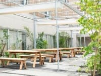 【BBQ】
1FのBBQ会場（定員約70名）にて、ガスグリルを使ったBBQをお楽しみいただけます