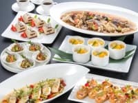 【お料理一例】
地場産の食材を取り入れた和洋折衷のメニューから、本格的なコース料理、ブッフェスタイルや卓盛料理など幅広く対応しております。

