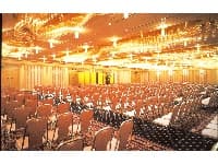 ■利休　627㎡（190坪）
シアター形式／最大約820名様収容