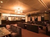 クラブ『スターライト』
二次会でのご利用が可能です。カラオケもございます。