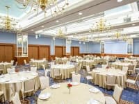■ケネディルーム
明るく開放的なメインバケット「ケネディルーム」は、会食で200名まで収容可能