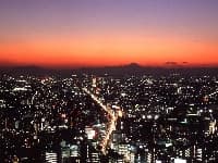 夕焼けの景色になります（富士山方面）。