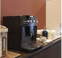 フリードリンク。
コーヒーマシン、紅茶やお茶、ソフトドリンクがフリーです。