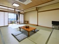 15畳和室
ゆったりお寛ぎになっても充分な広さが好評いただいております。