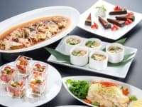 【お料理一例】
地場産の食材を取り入れた和洋折衷のメニューから、本格的なコース料理、ブッフェスタイルや卓盛料理など幅広く対応しております。
