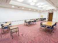 最大シアター型で80名収容可能です。
お客様の用途に合わせてレイアウトさせていただきます。
「会議・研修・セミナー・展示会・パーティー等」、様々なニーズに合わせてご利用いただけます。