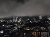 【テラス】
展望テラスはご宿泊者様は自由に出入りできます。
（鶴見岳側の夜景）