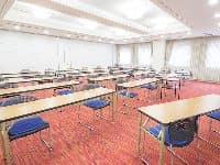 最大シアター型で120名収容可能です。
お客様の用途に合わせてレイアウトさせていただきます。
「会議・研修・セミナー・展示会・パーティー等」、様々なニーズに合わせてご利用いただけます。