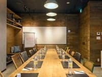 ミーティングルーム
(オンライン会議用設備あり。別途貸出料金要)