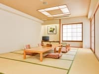 和室（トイレ付）　定員：3～8名
最大8名様がご利用可能な20畳のお部屋