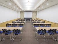 最大シアター型で70名収容可能です。
お客様の用途に合わせてレイアウトさせていただきます。
「会議・研修・セミナー・展示会・パーティー等」、様々なニーズに合わせてご利用いただけます。