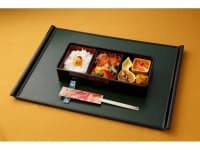 三ツ割弁当（中華）