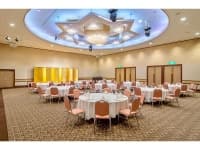 3階大宴会場「プレミアホール（550㎡）」
※2会場連結
分割時　サファイア・エメラルド（各270㎡）