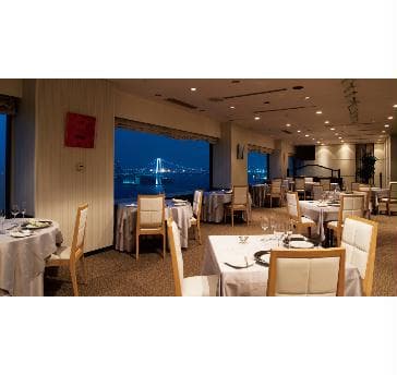 レインボーブリッジも一望の【ブライトコースト】
着席60名/立食80名