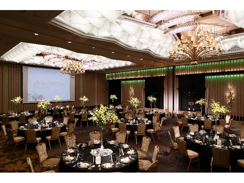 メインバンケット「慶祥雲」　正餐形式330名、立食形式450名までご利用いただけます。