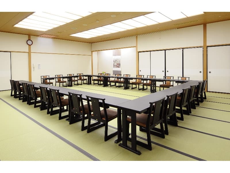 宴会場完備１００名まで対応可能