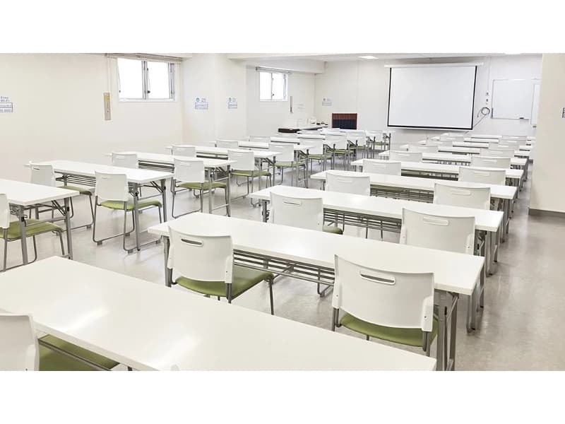 複数会議室を所有しているので、試験会場、テストセンターと併せて、受講生や講師の控え室としてご使用になるのも、とても便利です。