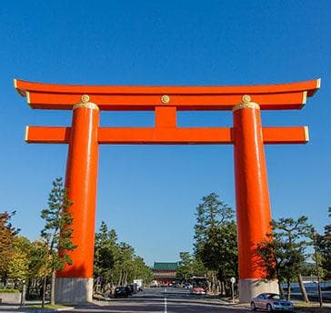 国内でも有数の規模を誇る大鳥居