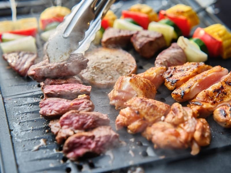 【お料理一例】
テラス席ではBBQもお楽しみいただけます！
