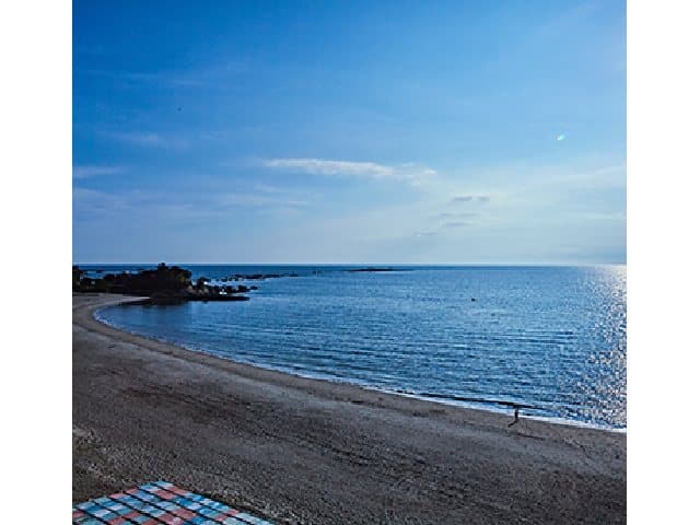 窓一面に広がる海