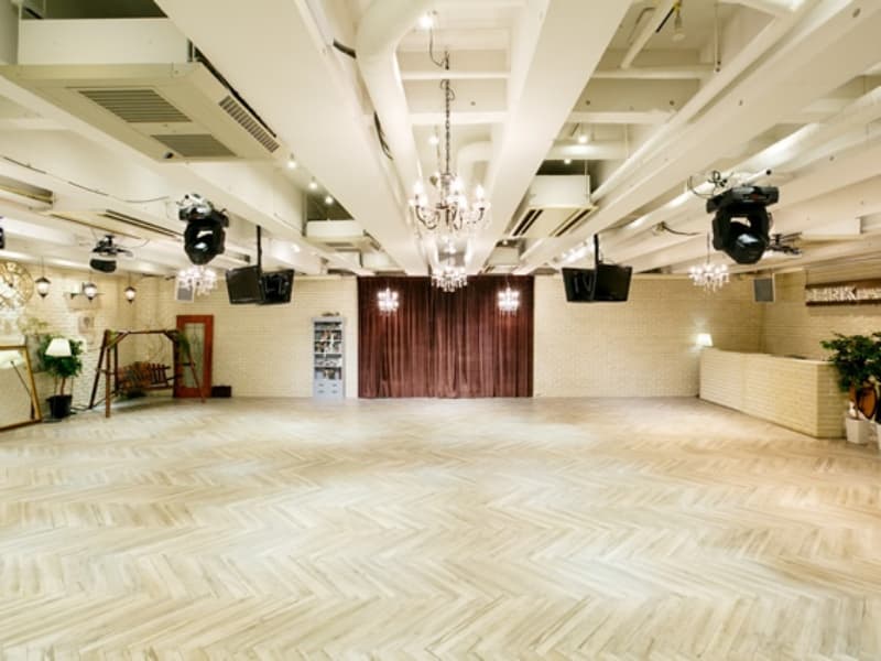 展示会・イベント・ファンミーティングに最適です。
対応会場
・アンバサドゥール／5階
・リストワール／3階