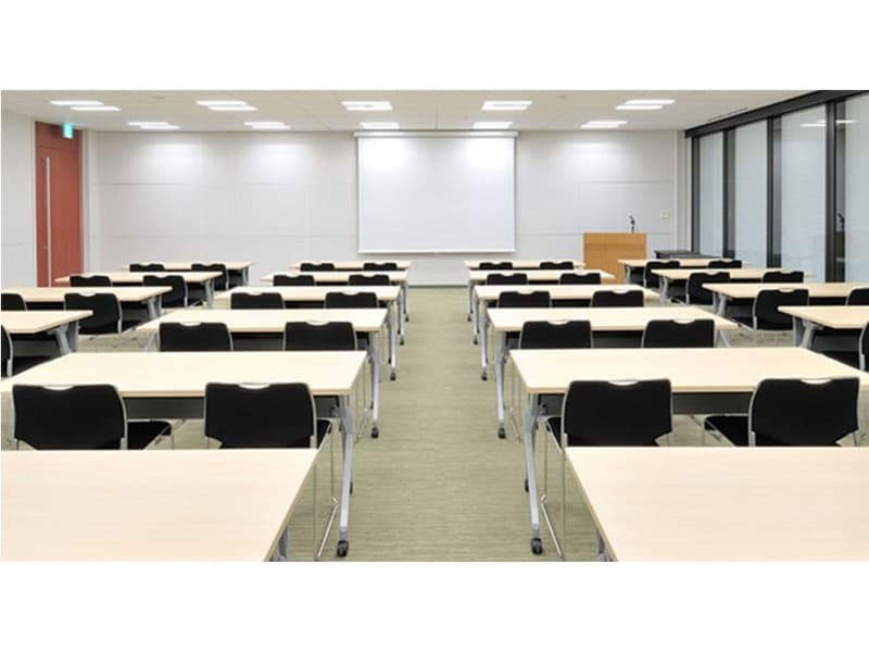 会場イメージ
302 : スクール形式