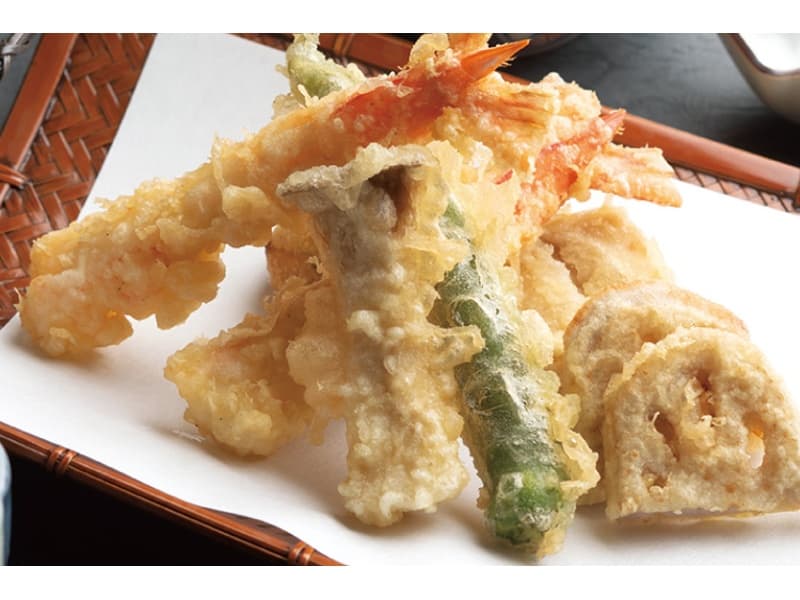・オプション料理
天麩羅の盛り合せ（京林泉）※30名様～
お一人様 ￥1.644(税金・ｻｰﾋﾞｽ料込み)