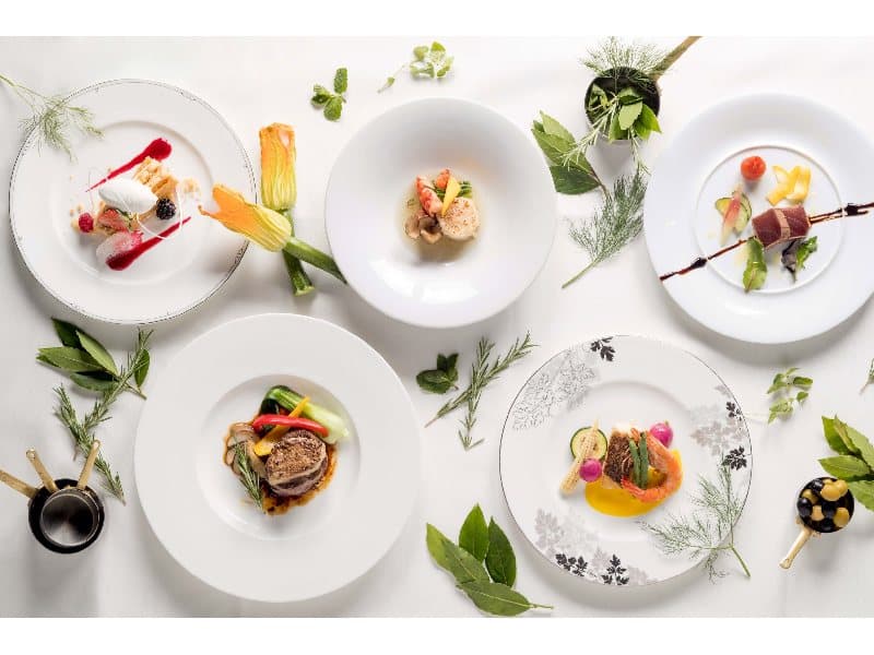 ◆お料理◆

アンジェパティオのお料理は、本物にこだわり、最高の食材を使用したイタリアンフレンチ。
時代にとらわれる事なく、「美味しい」と思える料理は懐かしい思い出と温かさのある味。