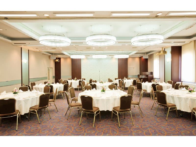 【むさしの（小）】
・パーティー（着席）：40
・パーティー（立食）：40
・会議（学校型）：60
・会議（角型）：30
・会議（劇場型）：75
