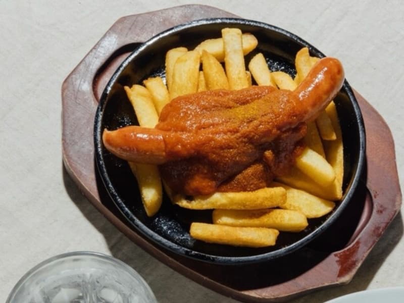 ベルリン名物カリーヴルスト/currywurst