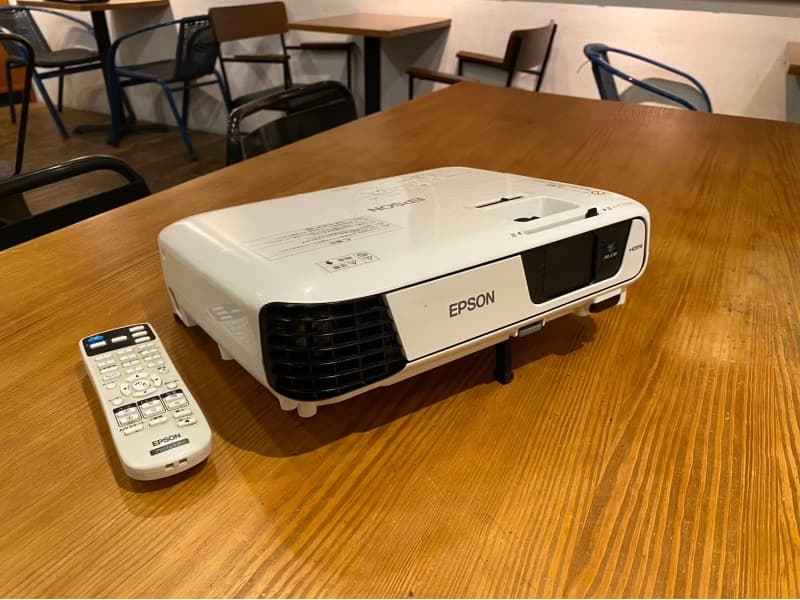 プロジェクター(EPSON EB-S31)