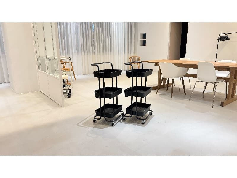 無料備品のスチールワゴン