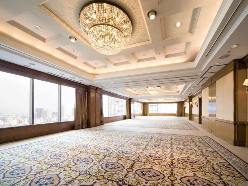 ペガサス
・面積：238m²　　天井高：3.8m
・カクテルブフェ：120名、着席ブフェ：88名、正餐：112名、シアター：250名、スクール：100名