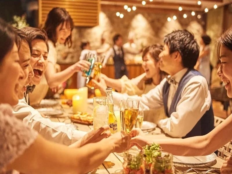 【パーティ・宴会】
プライベートなパーティーはもちろん、忘年会・歓送迎会などのご宴会、また会議・展示会などのビジネスシーンにおいてもぜひご活用ください。