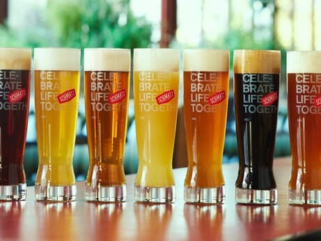 本場ドイツの「ビール純粋令」に基づいた"麦芽・ホップ・水・酵母"から醸造する独自のビールをご提供