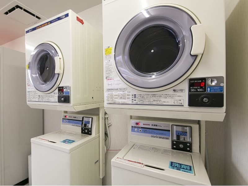 ランドリーは洗濯機と乾燥機が分かれています
お部屋のテレビでご利用状況が確認できます。