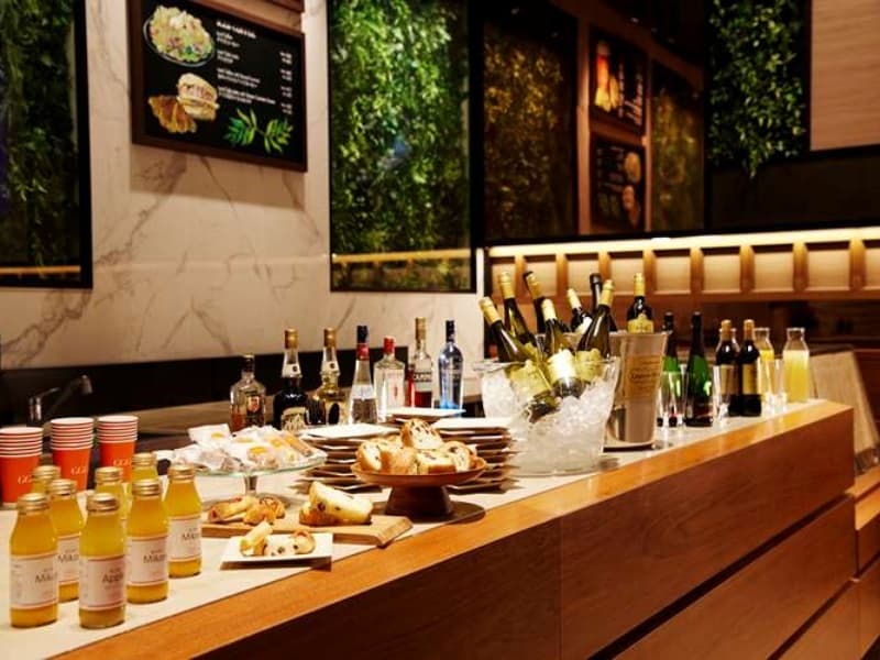 【ドリンク】
プラス料金でスパークリングワイン、日本酒、焼酎も選択可能です。