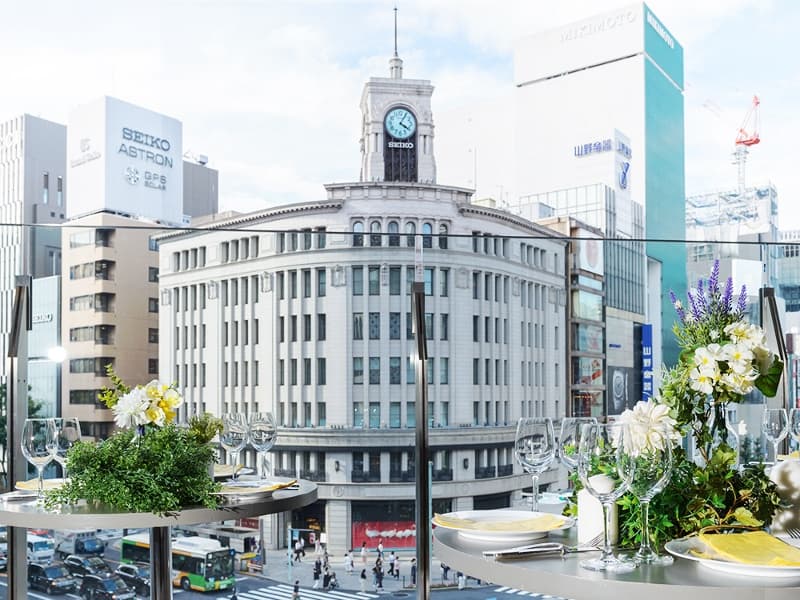 銀座四丁目交差点を一望できる、抜群のロケーション