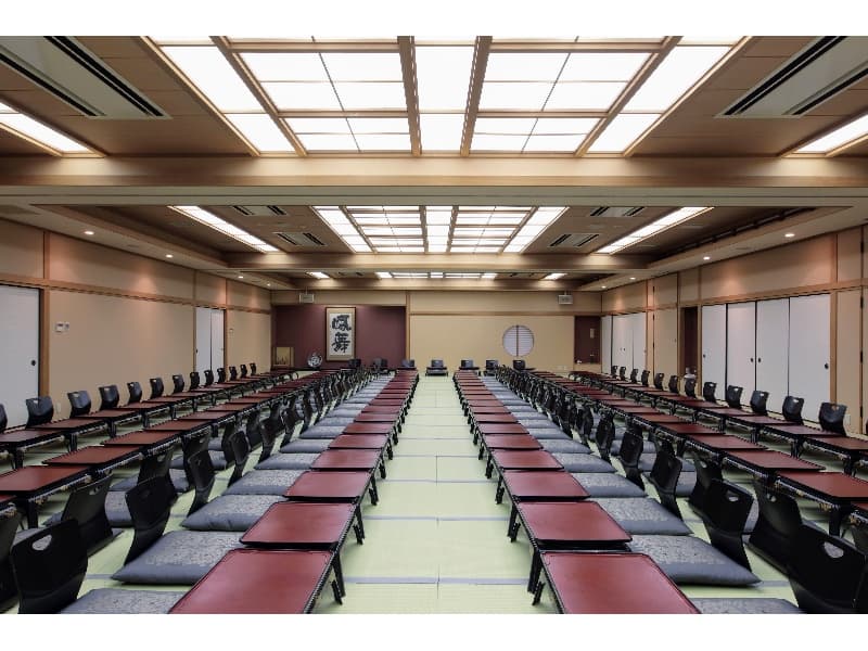 大宴会場・椅子テーブルも可
