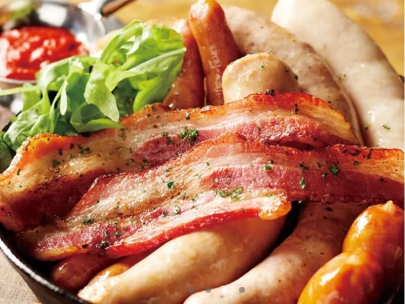 【お料理】
素材のうまみを最大限に引き出したジューシーなグリル料理。
