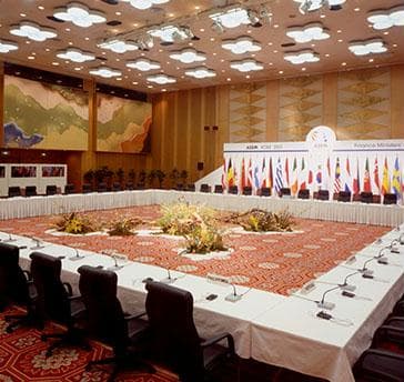 大宴会場【Heian-平安-】（1F）　国内外の方々がお集まりになる会議・学会などの国際コンベンションについても、ご希望に合わせてご提案をいたします。