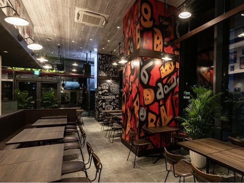 おしゃれでスタイリッシュな店内