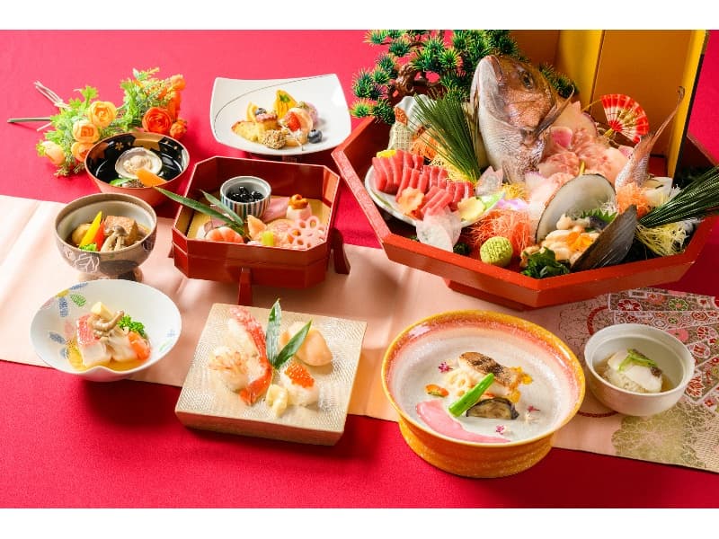 【お祝いプラン】顔合わせ・結納　1万円以上のプランは「鯛の姿盛り」付き、お祝いの席をより一層華やかに演出いたします。