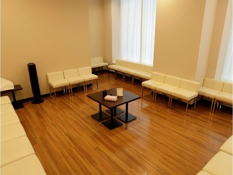 ◆VIPルーム
～20名様
お控室として別途お貸出し可能です。