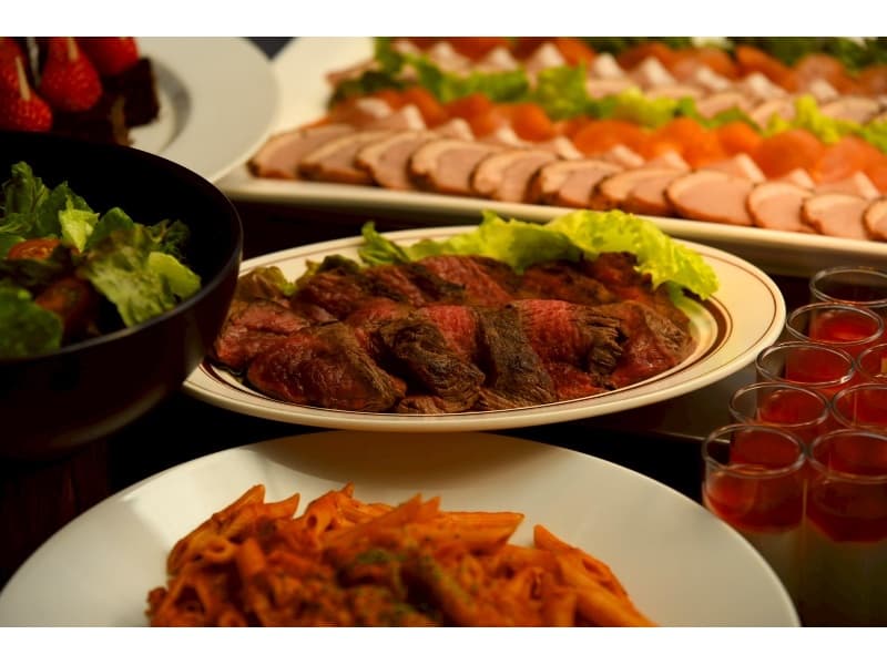 厳選仕入れのお肉料理で大満足に♪
料理の質はもちろん、ボリューム満点なのでご参加される皆様に喜ばれること間違いなし◎