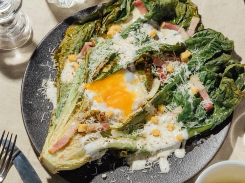 ロメインレタスのグリルシーザーサラダ / Grilled Caesar Salad